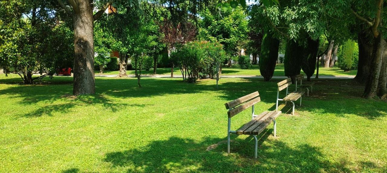 Casa Francesca Apartment Peschiera del Garda Bagian luar foto